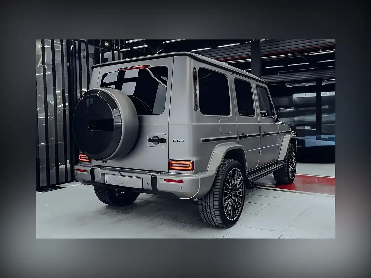 Used 2026 Mercedes-Benz G Class AMG Carbon Edition Manufaktur Platinum Magno - Interior and Exterior details 4