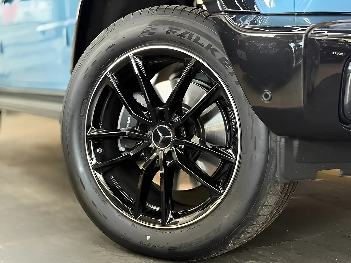 Used 2026 Mercedes-Benz G Class AMG Line Premium Plus Blue - Interior and Exterior details 8