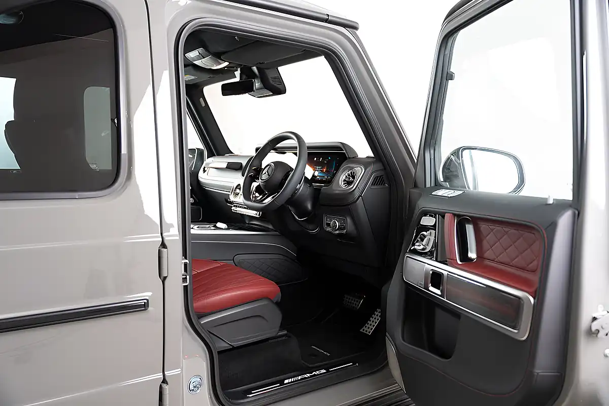 Used 2026 Mercedes-Benz G Class G63 AMG Manufaktur Edition Classic Grey - Interior and Exterior details 3