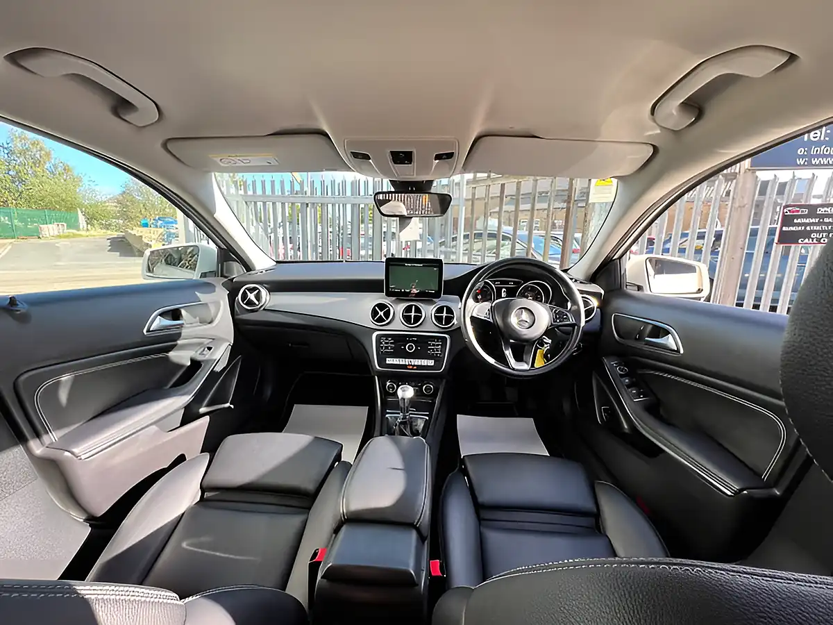 Used 2026 Mercedes-Benz Gla Class Sport White - Interior and Exterior details 12