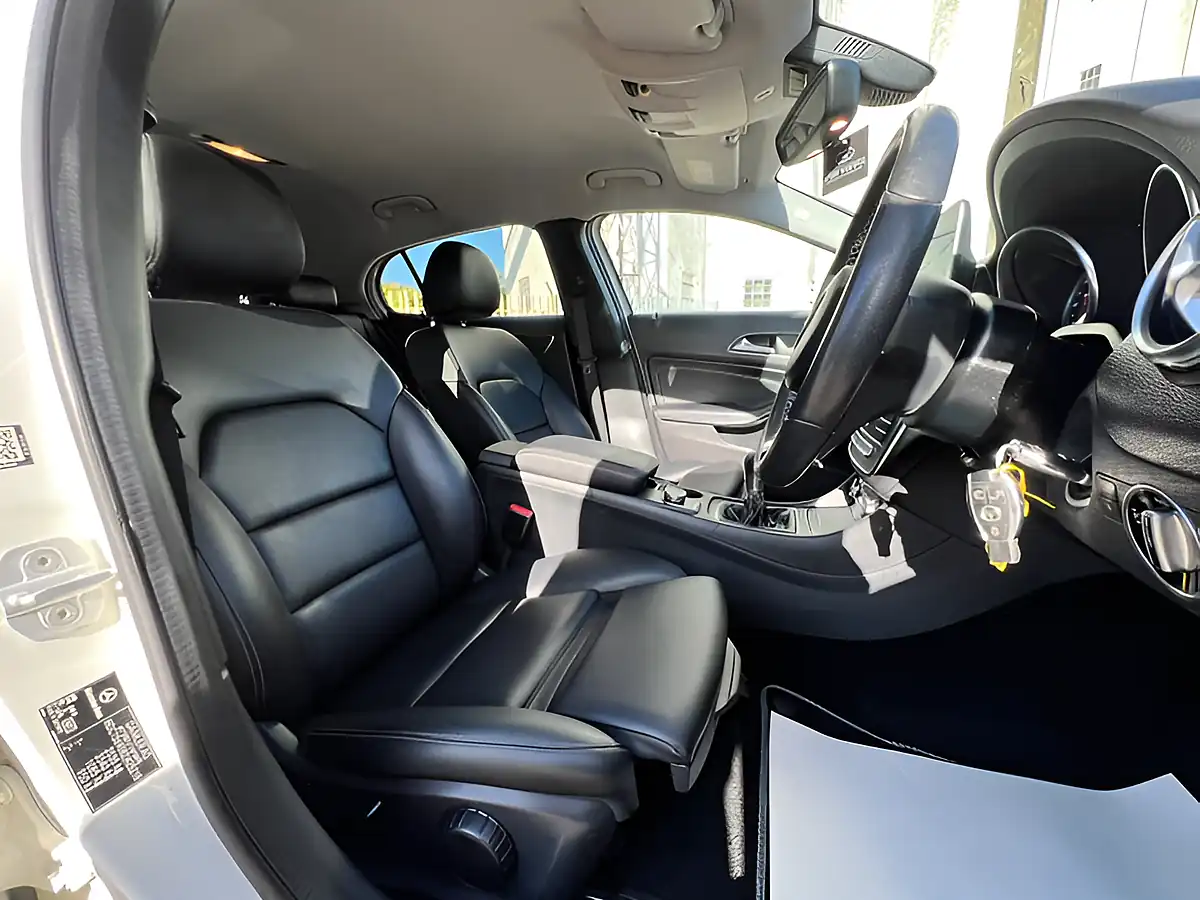 Used 2026 Mercedes-Benz Gla Class Sport White - Interior and Exterior details 13