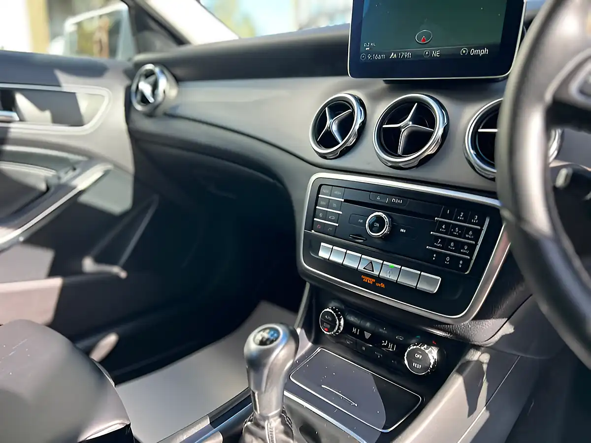 Used 2026 Mercedes-Benz Gla Class Sport White - Interior and Exterior details 14
