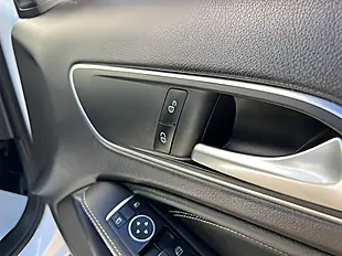 Used 2026 Mercedes-Benz Gla Class Sport White - Interior and Exterior details 16