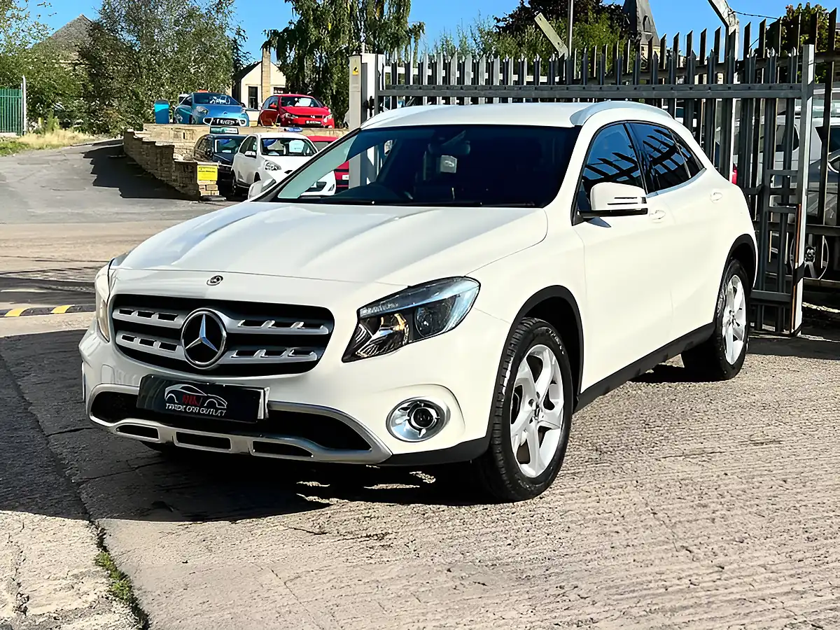 Used 2026 Mercedes-Benz Gla Class Sport White - Interior and Exterior details 3