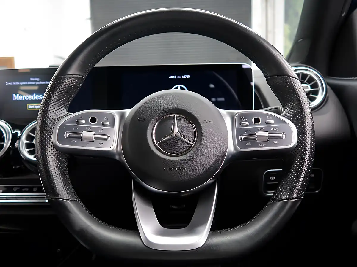 Used 2026 Mercedes-Benz Glb Sport Blue - Interior and Exterior details 12