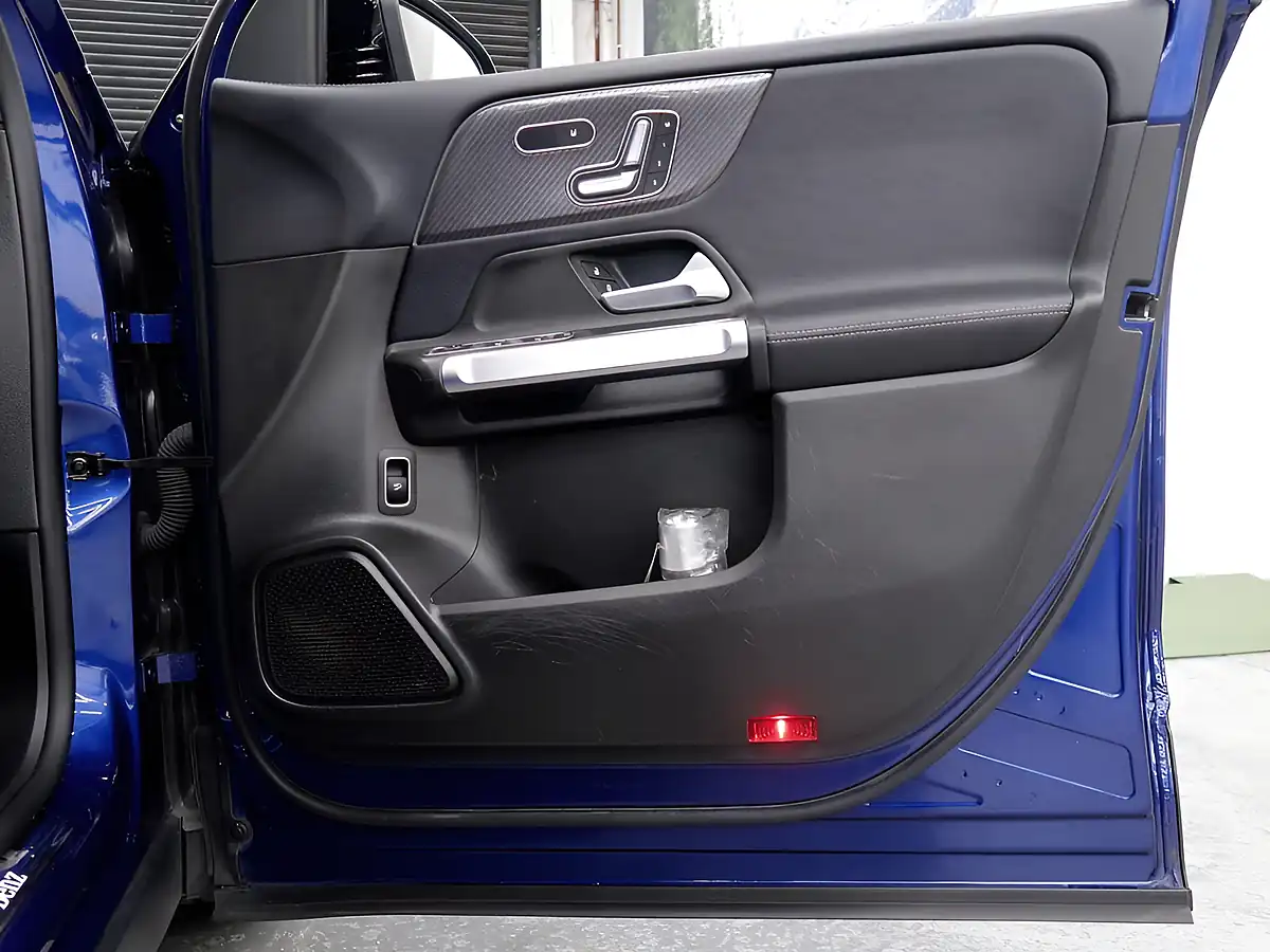 Used 2026 Mercedes-Benz Glb Sport Blue - Interior and Exterior details 14