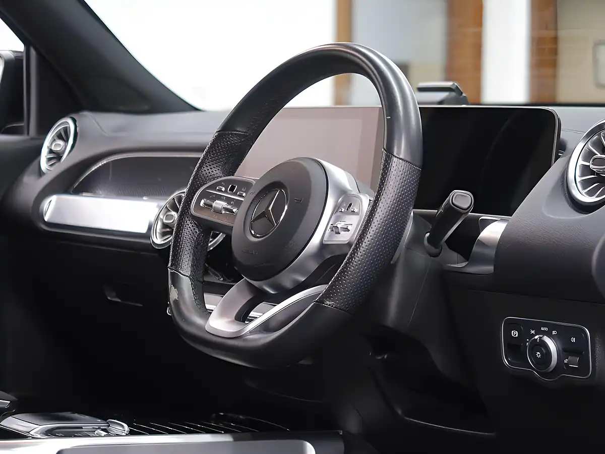 Used 2026 Mercedes-Benz Glb Sport Blue - Interior and Exterior details 7