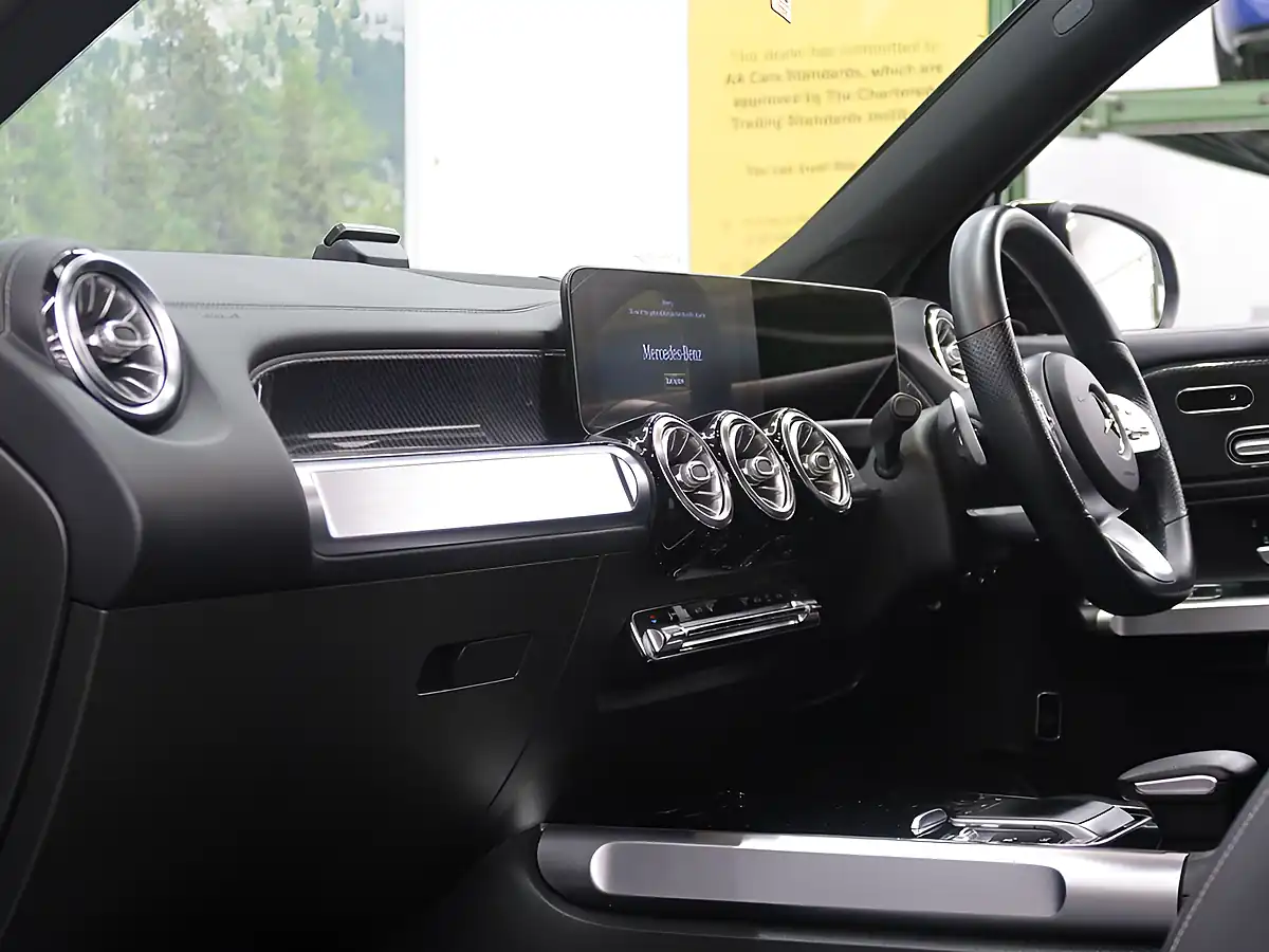 Used 2026 Mercedes-Benz Glb Sport Blue - Interior and Exterior details 8