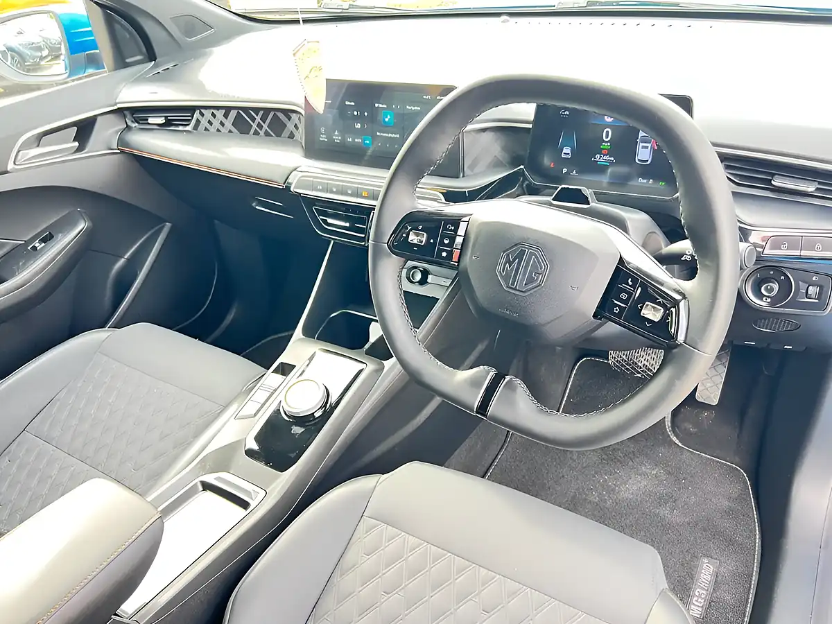 Used 2026 MG MG3 Trophy Blue - Interior and Exterior details 7