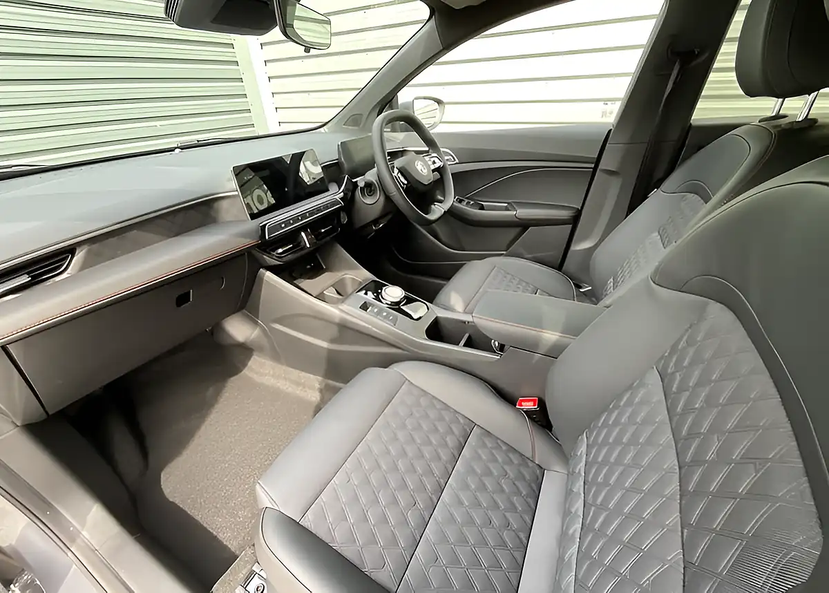 Used 2026 MG MG3 Trophy Grey - Interior and Exterior details 15
