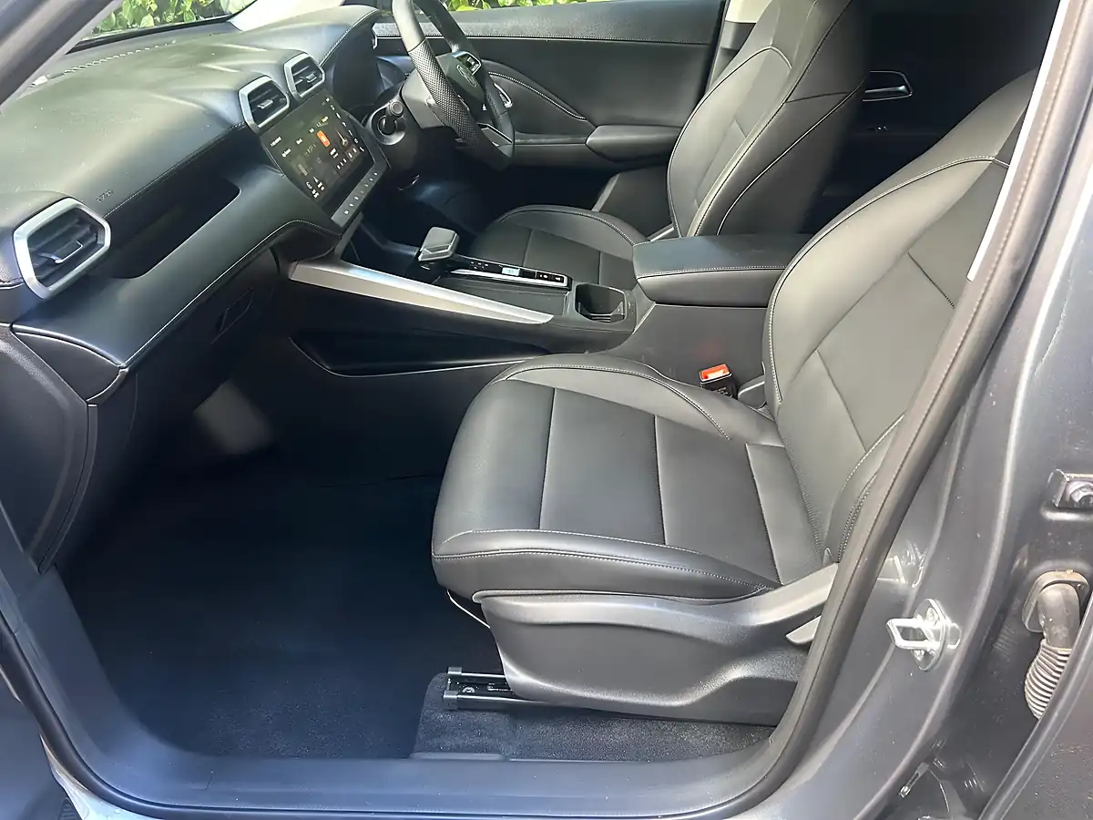 Used 2026 MG Zs Trophy Grey - Interior and Exterior details 15