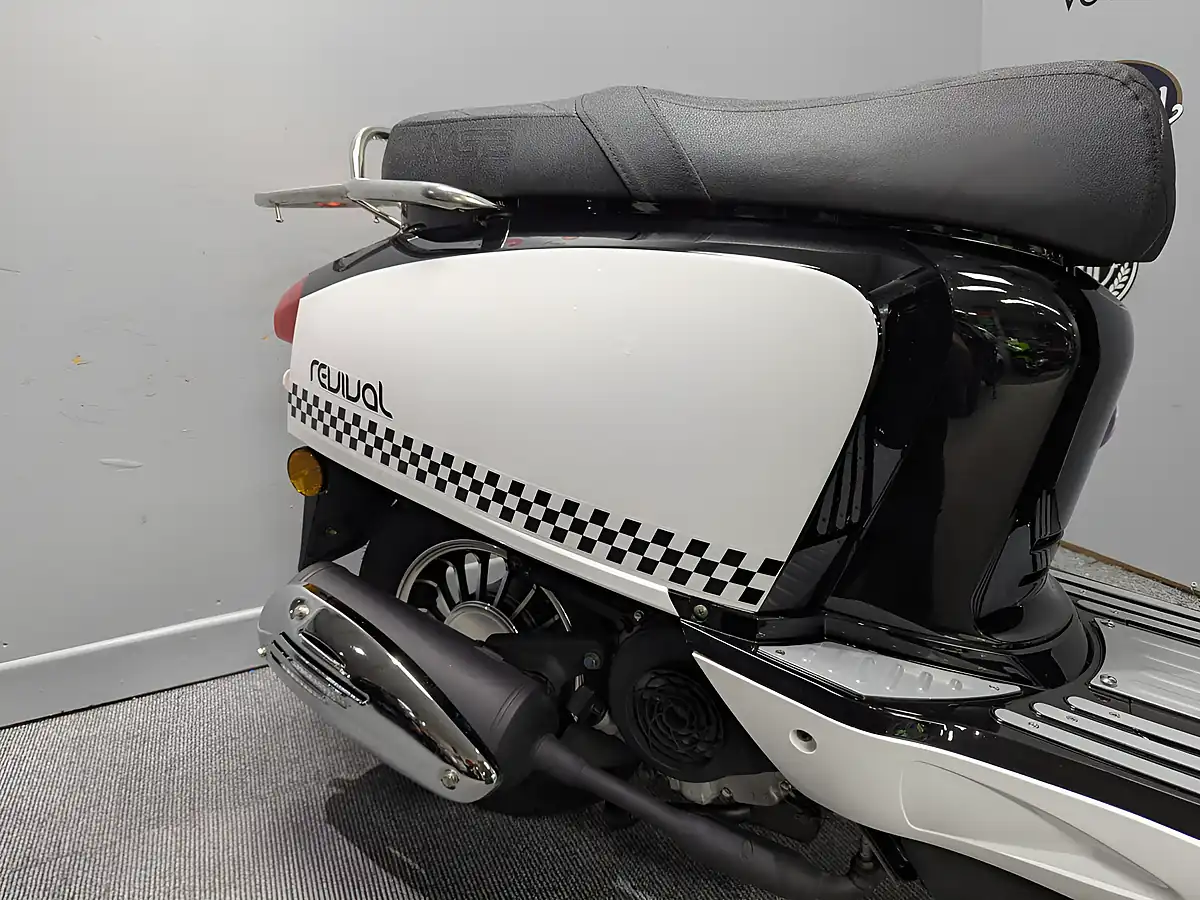 Used 2026 Mgb Revival Black / White - Interior and Exterior details 7