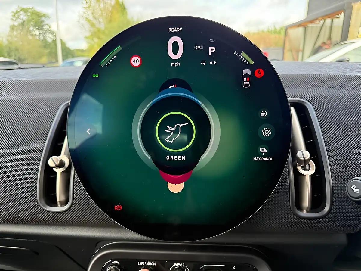 Used 2026 MINI Electric Countryman Classic British Racing Green - Interior and Exterior details 12