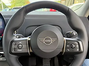 Used 2026 MINI Electric Countryman Classic British Racing Green - Interior and Exterior details 13