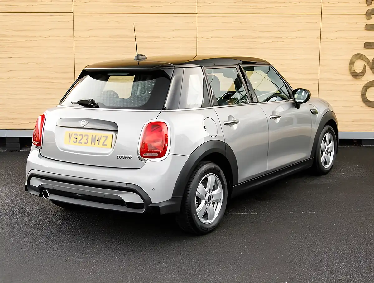 Used 2026 MINI Hatch Cooper Classic Melting Silver Iii - Interior and Exterior details 2