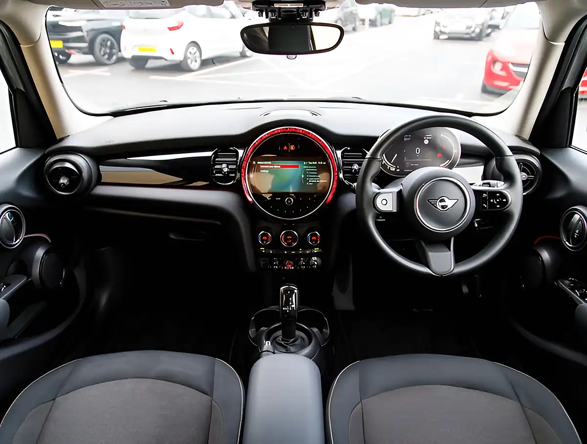 Used 2026 MINI Hatch Cooper Classic Melting Silver Iii - Interior and Exterior details 3