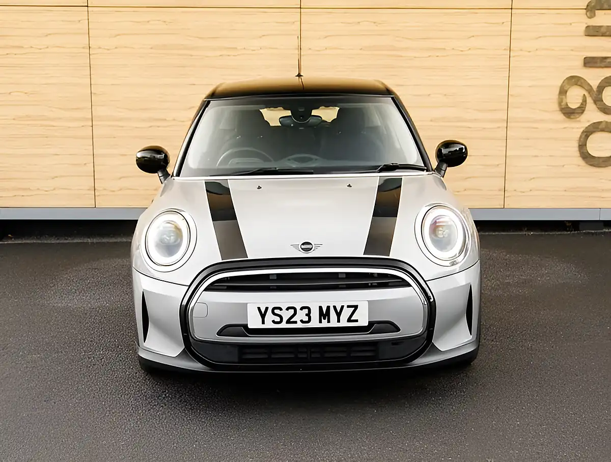 Used 2026 MINI Hatch Cooper Classic Melting Silver Iii - Interior and Exterior details 5