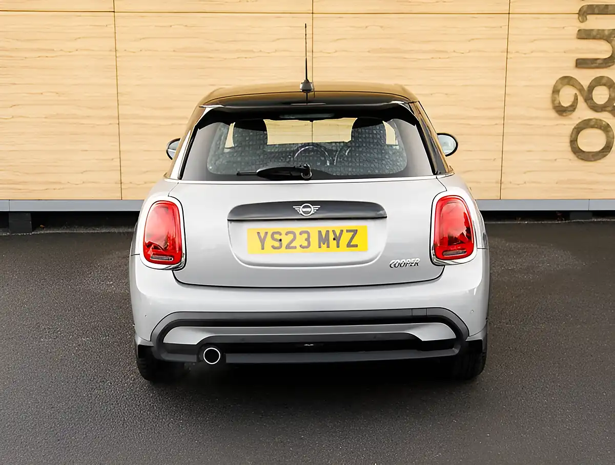 Used 2026 MINI Hatch Cooper Classic Melting Silver Iii - Interior and Exterior details 6