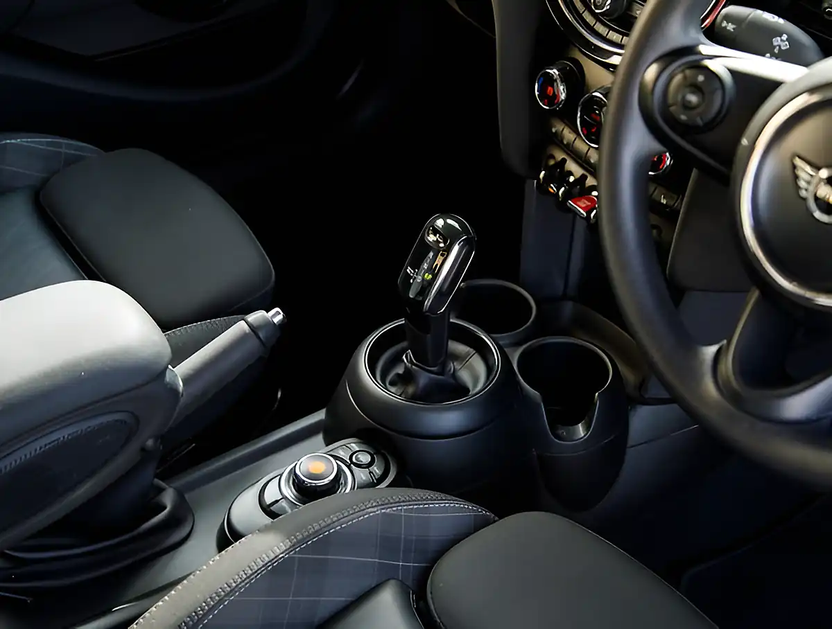 Used 2026 MINI Hatch Cooper Classic Starlight Blue - Interior and Exterior details 17