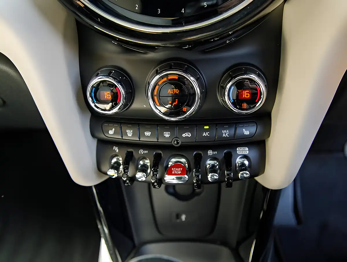 Used 2026 MINI Hatch Cooper Exclusive Island Blue - Interior and Exterior details 19