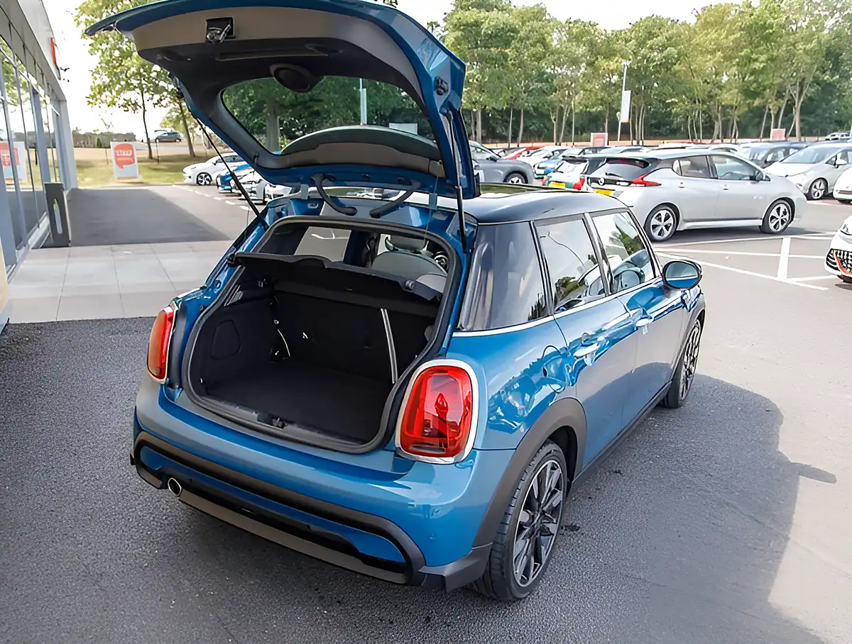 Used 2026 MINI Hatch Cooper Exclusive Island Blue - Interior and Exterior details 20