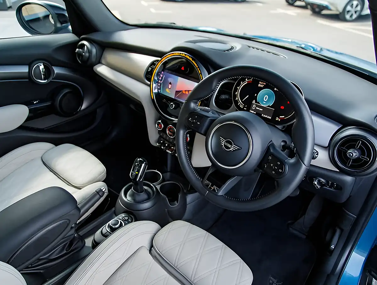 Used 2026 MINI Hatch Cooper Exclusive Island Blue - Interior and Exterior details 4