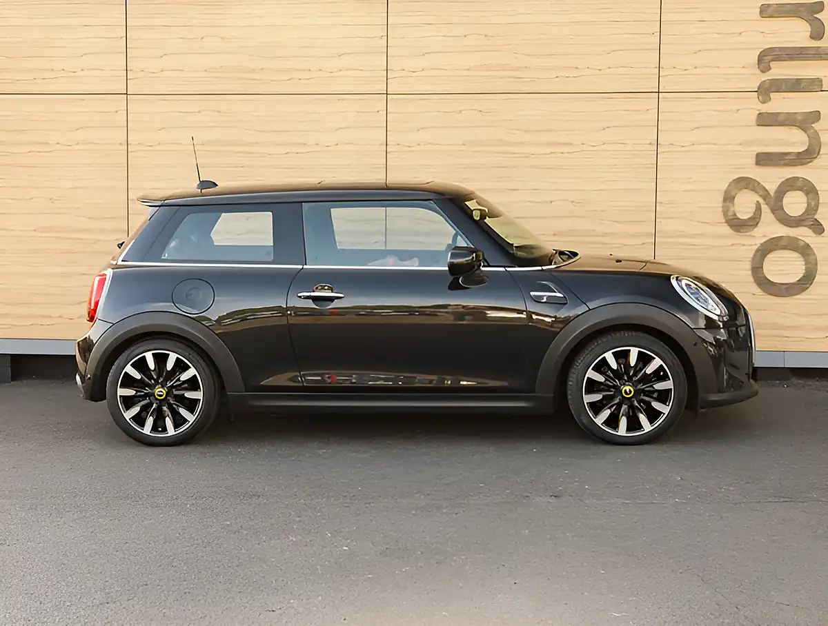 Used 2026 MINI Hatch Cooper S Level 3 Black - Interior and Exterior details 10