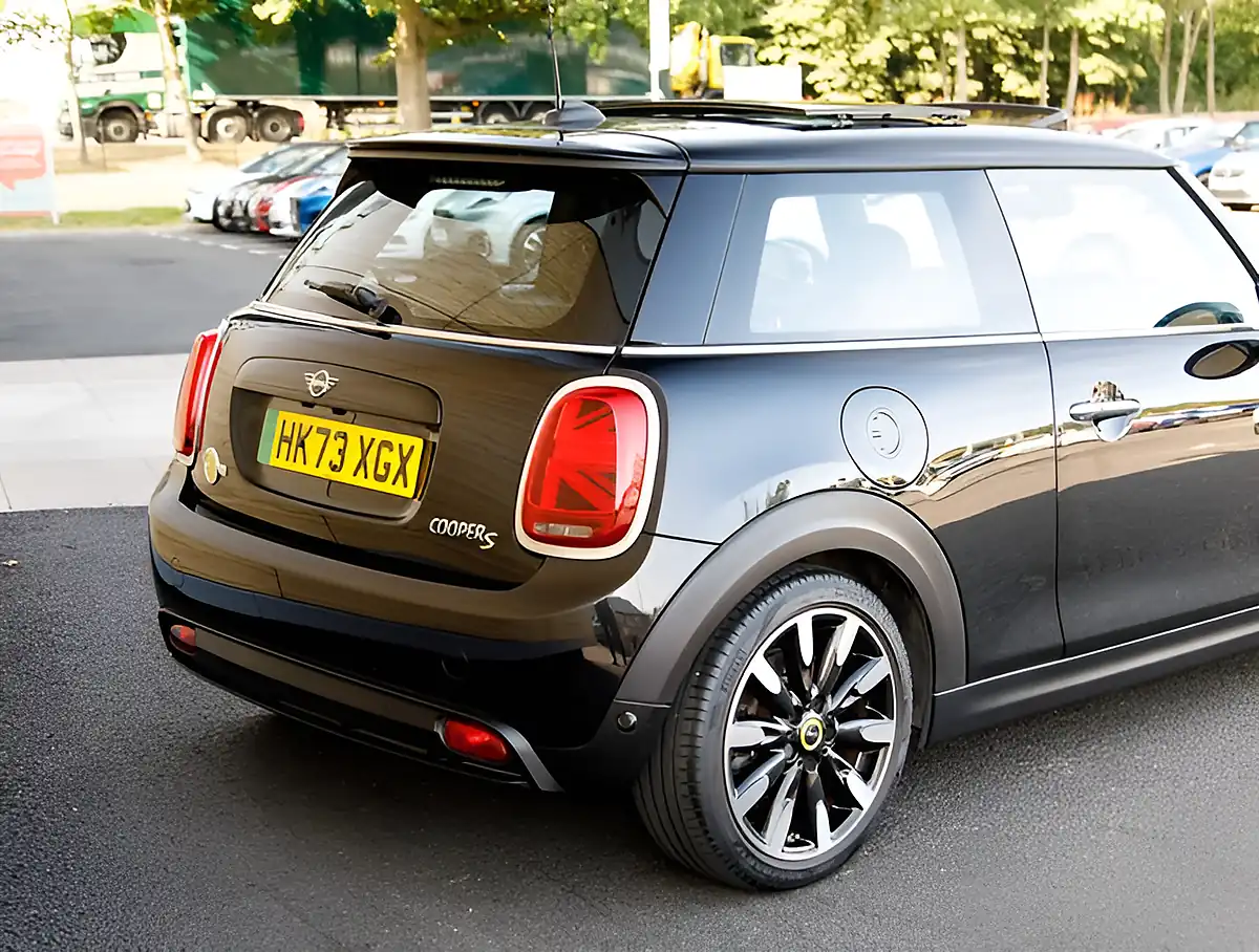 Used 2026 MINI Hatch Cooper S Level 3 Black - Interior and Exterior details 8