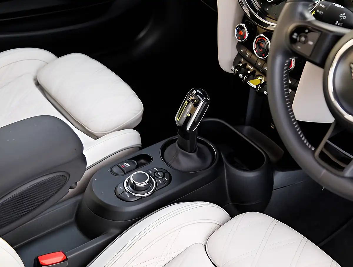 Used 2026 MINI Hatch Cooper S Level 3 Black - Interior and Exterior details 18