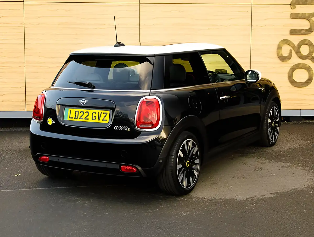 Used 2026 MINI Hatch Cooper S Level 3 Black - Interior and Exterior details 2