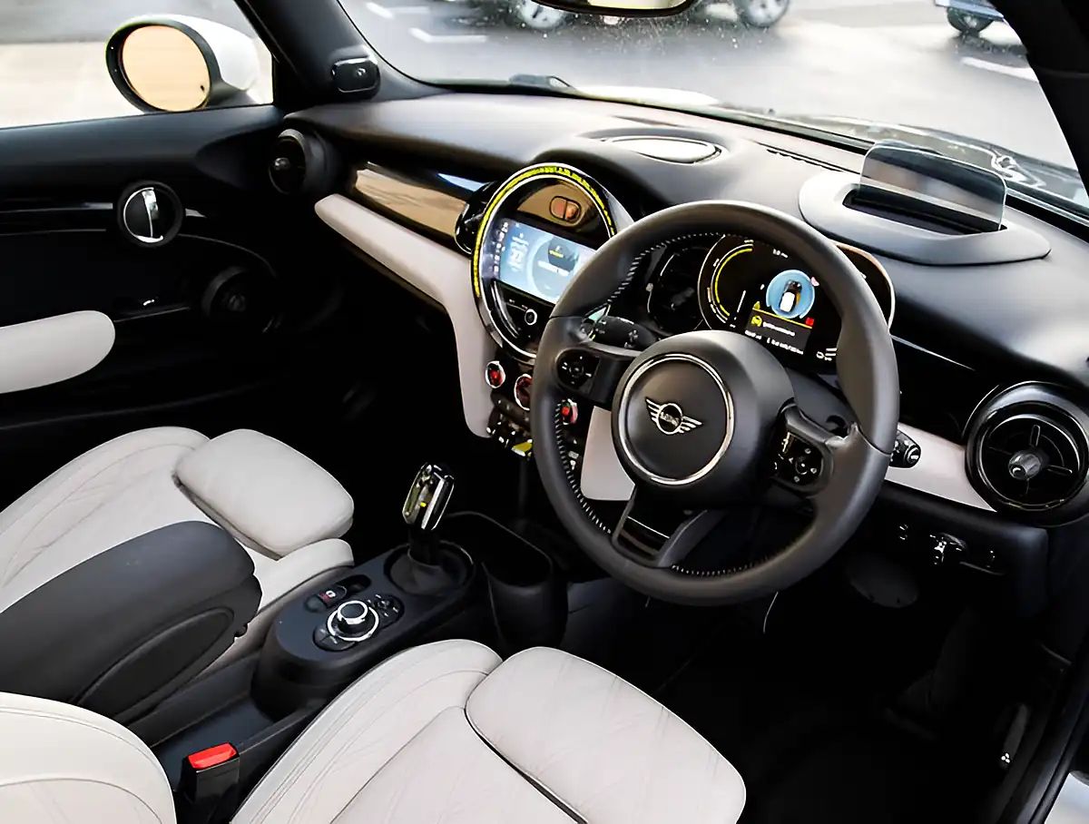 Used 2026 MINI Hatch Cooper S Level 3 Black - Interior and Exterior details 4