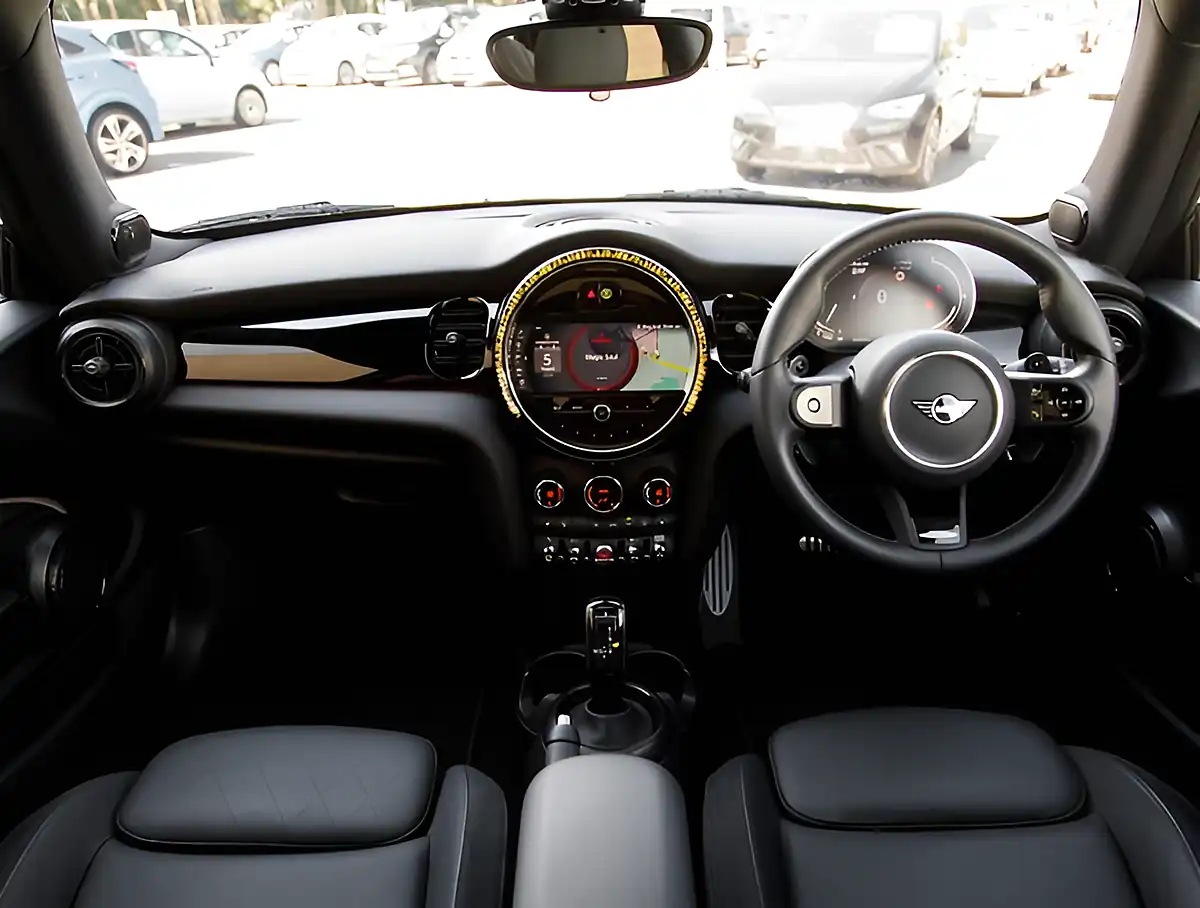 Used 2026 MINI Hatch Cooper S Sport Zesty Yellow - Interior and Exterior details 3
