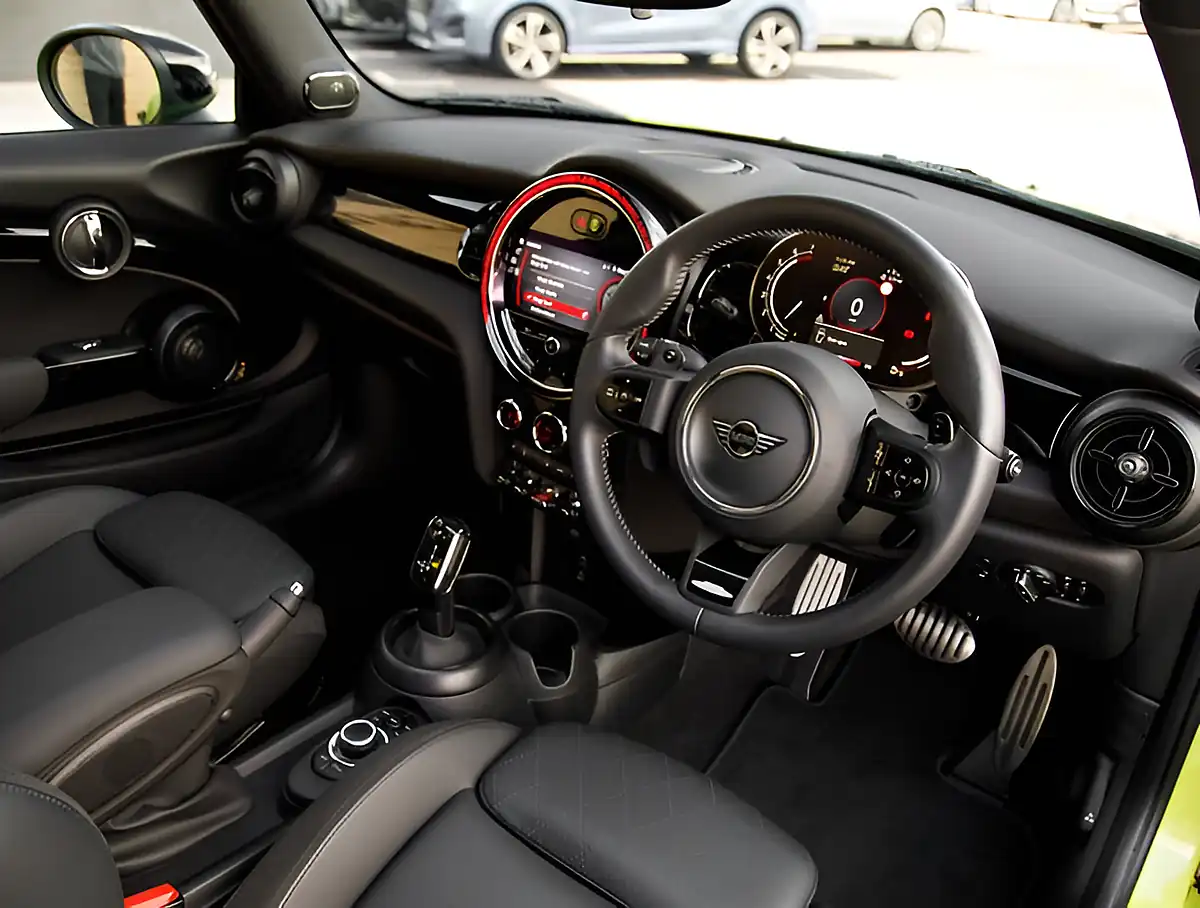 Used 2026 MINI Hatch Cooper S Sport Zesty Yellow - Interior and Exterior details 4