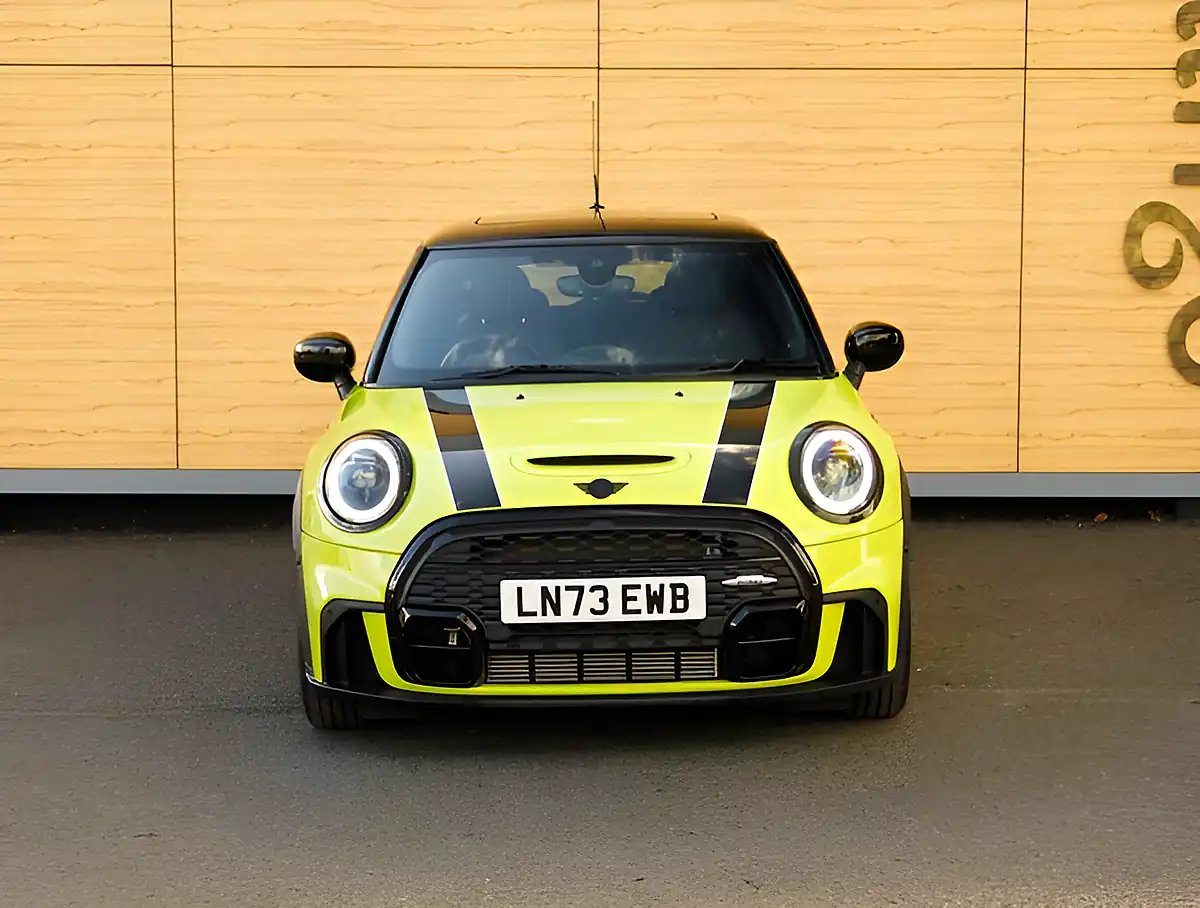 Used 2026 MINI Hatch Cooper S Sport Zesty Yellow - Interior and Exterior details 5