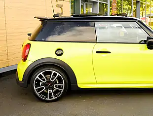 Used 2026 MINI Hatch Cooper S Sport Zesty Yellow - Interior and Exterior details 7