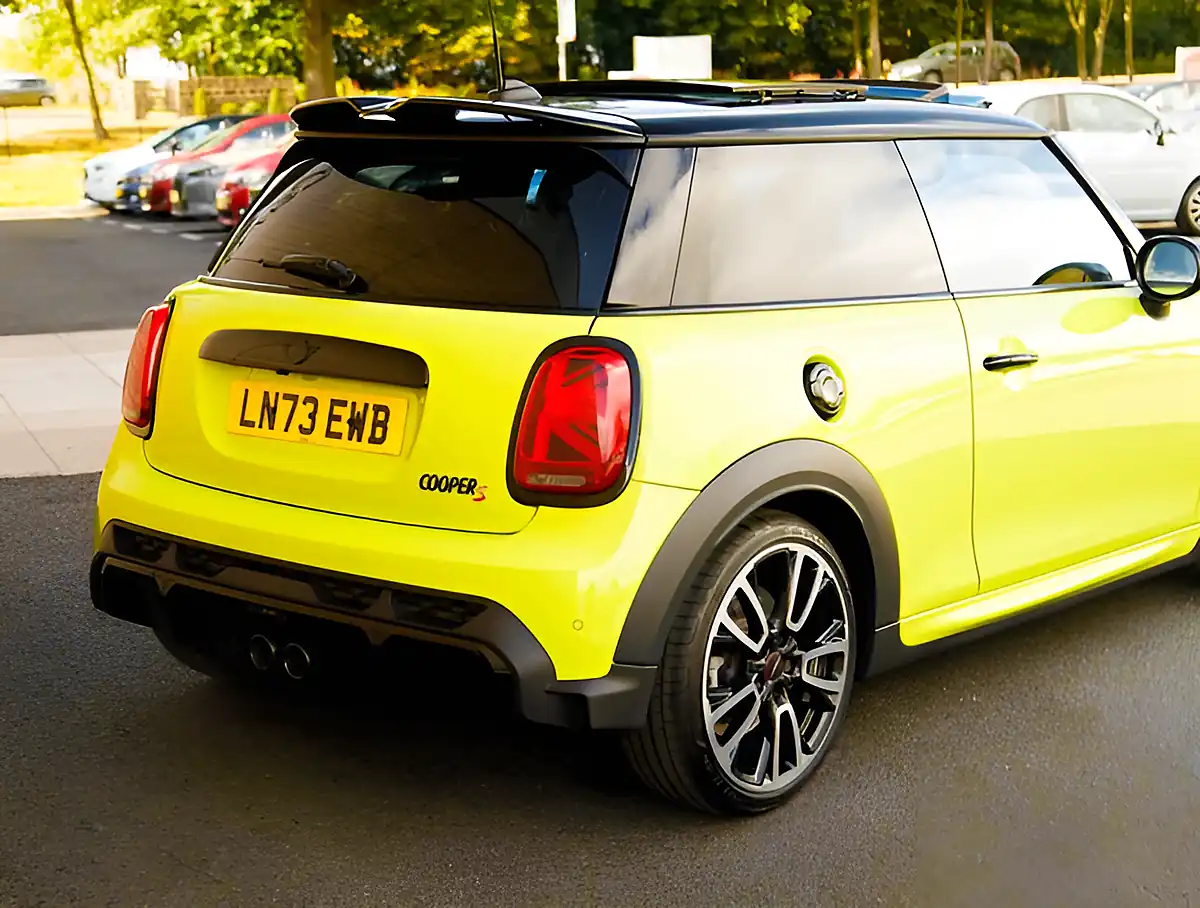 Used 2026 MINI Hatch Cooper S Sport Zesty Yellow - Interior and Exterior details 8