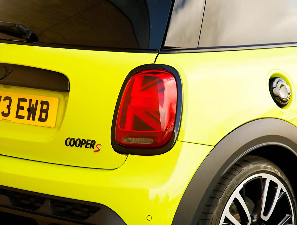 Used 2026 MINI Hatch Cooper S Sport Zesty Yellow - Interior and Exterior details 9