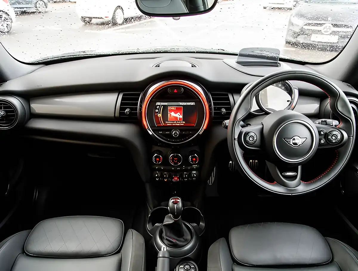 Used 2026 MINI Hatch Cooper Sport Black - Interior and Exterior details 3