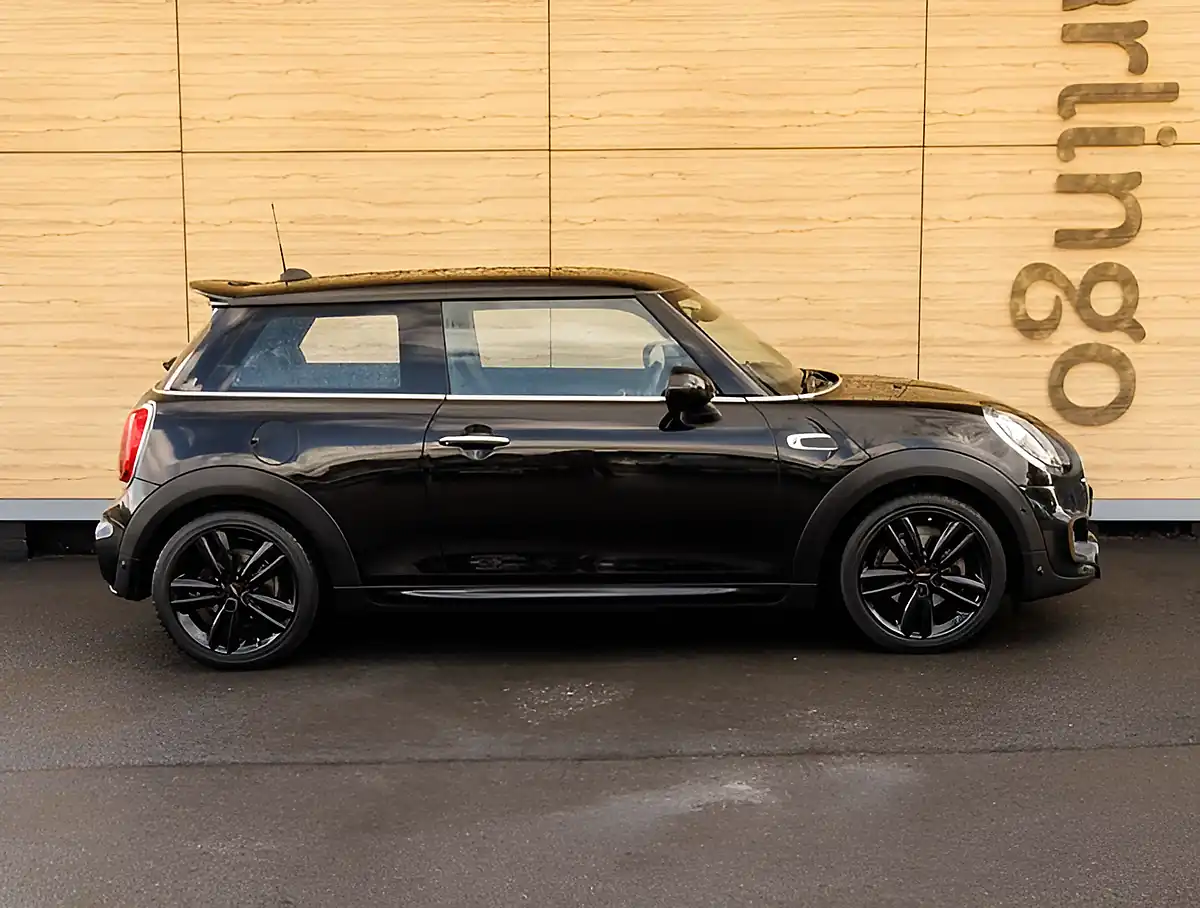 Used 2026 MINI Hatch Cooper Sport Black - Interior and Exterior details 8