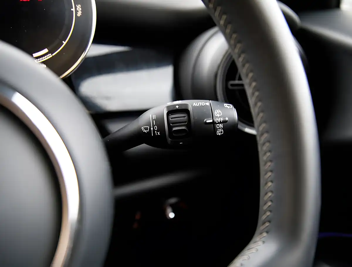 Used 2026 MINI Hatch Level 3 Black - Interior and Exterior details 11