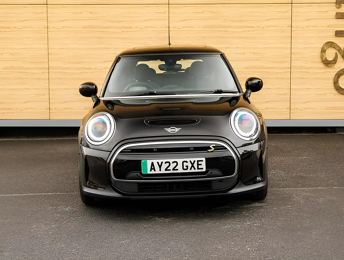 Used 2026 MINI Hatch Level 3 Black - Interior and Exterior details 5