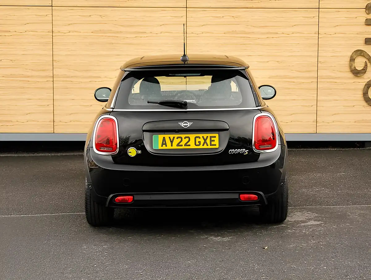 Used 2026 MINI Hatch Level 3 Black - Interior and Exterior details 6