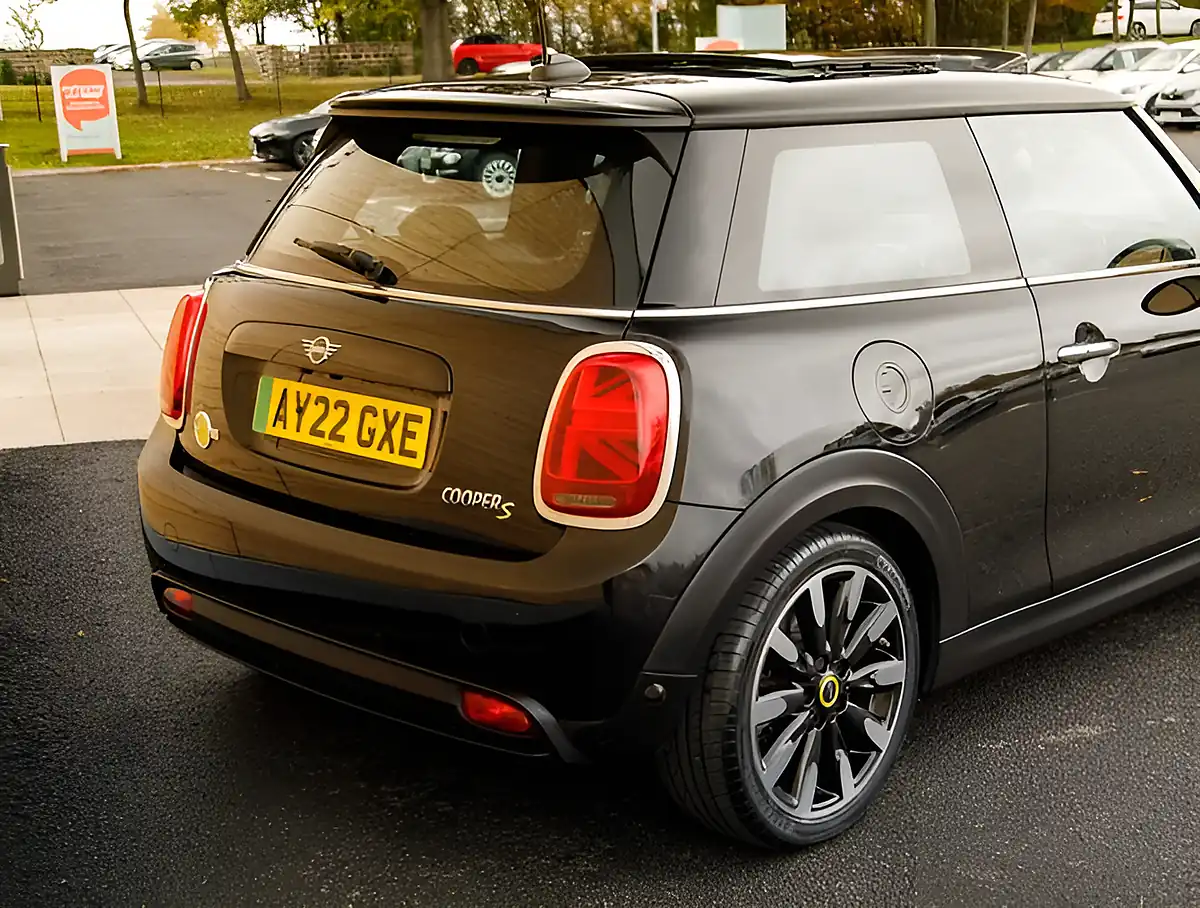 Used 2026 MINI Hatch Level 3 Black - Interior and Exterior details 7