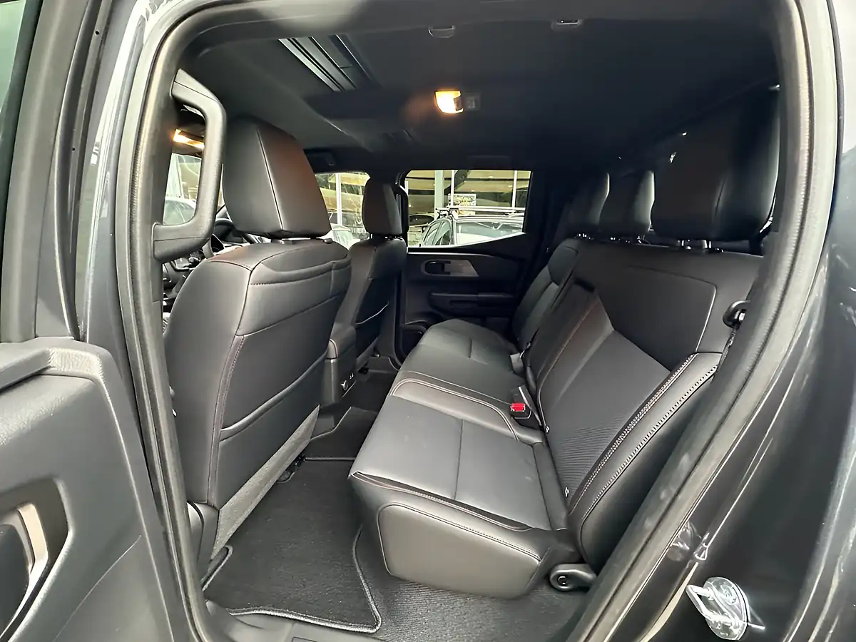 Used 2026 Mitsubishi L200 Barbarian - Interior and Exterior details 12