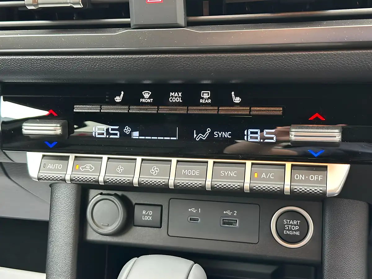 Used 2026 Mitsubishi L200 Barbarian - Interior and Exterior details 18