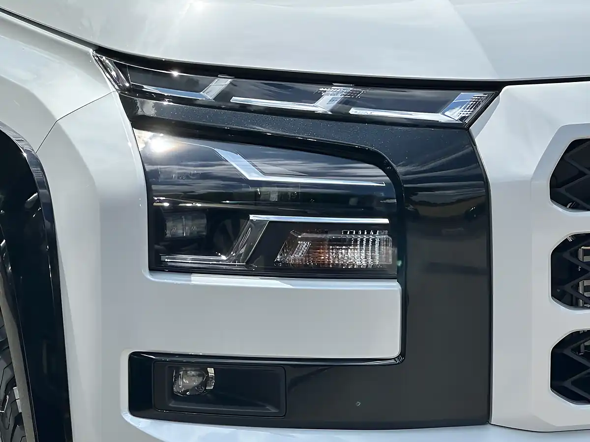 Used 2026 Mitsubishi L200 Barbarian White - Interior and Exterior details 16