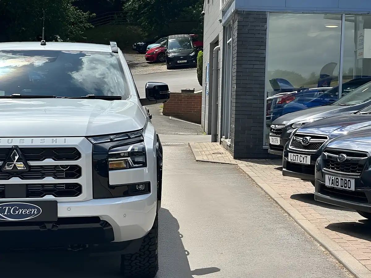 Used 2026 Mitsubishi L200 Barbarian White - Interior and Exterior details 17
