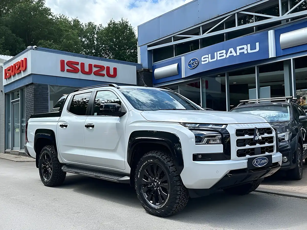 Used 2026 Mitsubishi L200 Barbarian White - Interior and Exterior details 6