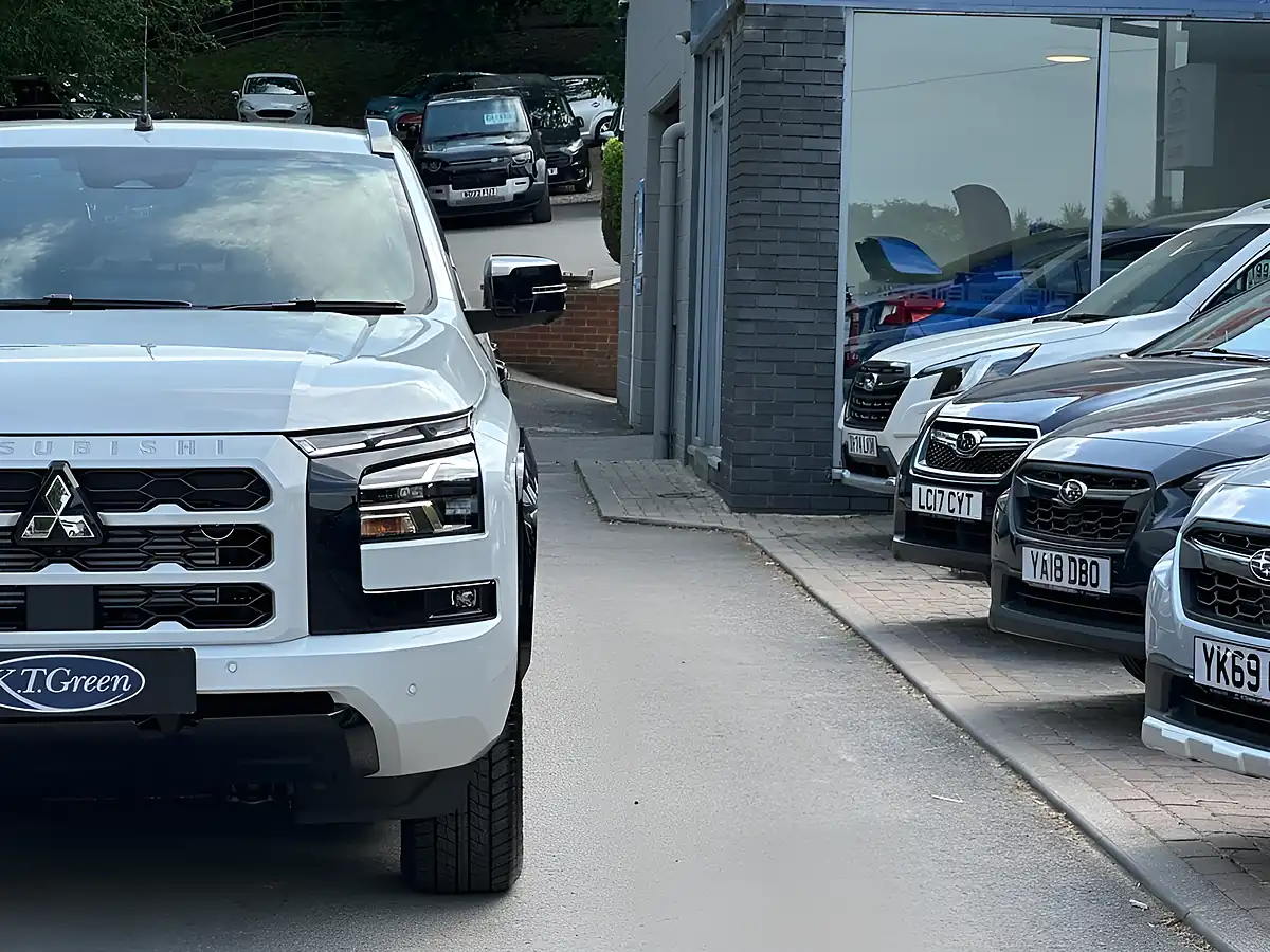 Used 2026 Mitsubishi L200 Barbarian White - Interior and Exterior details 17