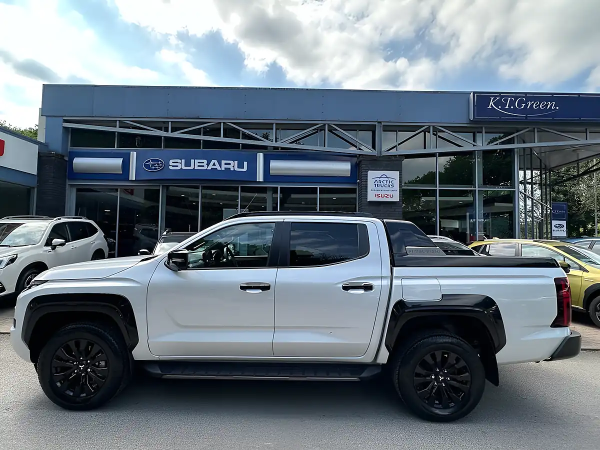 Used 2026 Mitsubishi L200 Barbarian White - Interior and Exterior details 2
